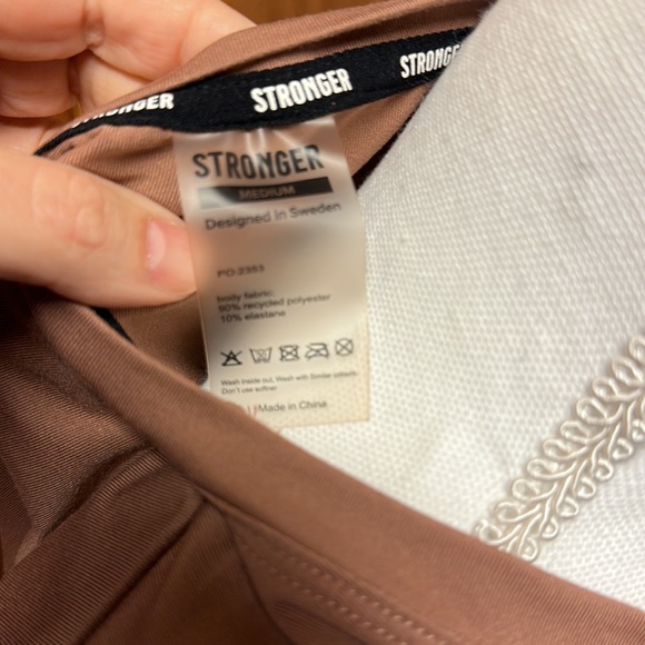 Stronger sleeveless workout top - Picture 4 of 4